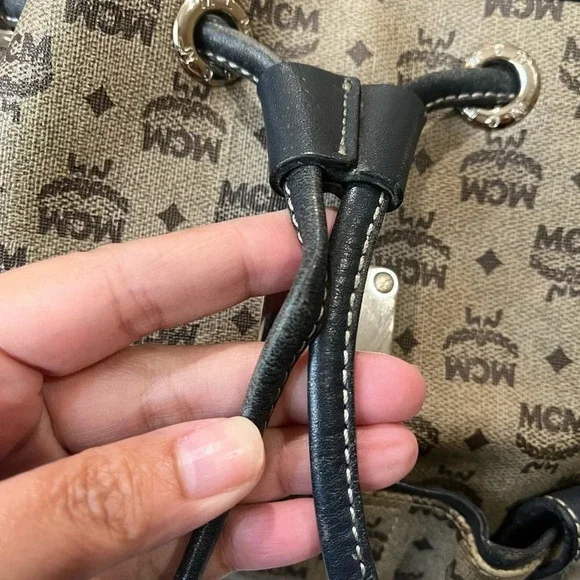 MCM DRAWSTRING HOBO - Picture 7 of 16